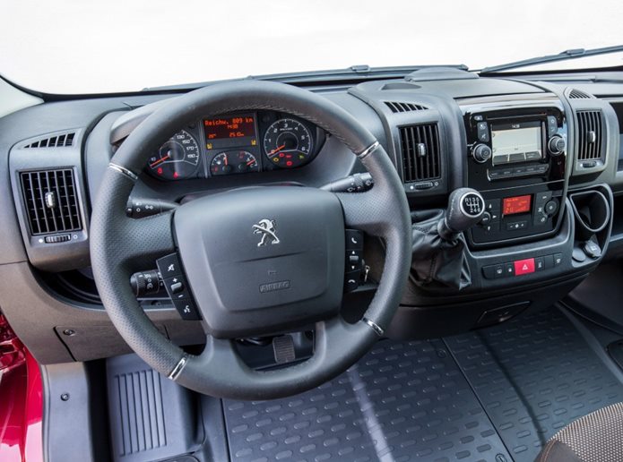 novo peugeot boxer 2018 interior painel