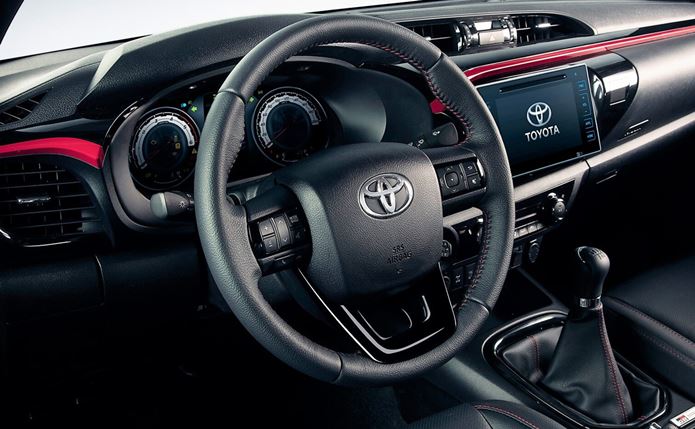 toyota hilux 2020 gr sport interior painel