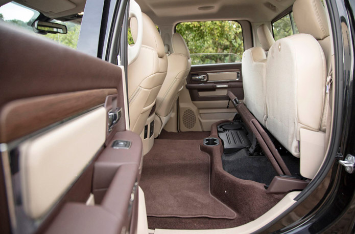 nova ram 2500 laramie 2016 interior