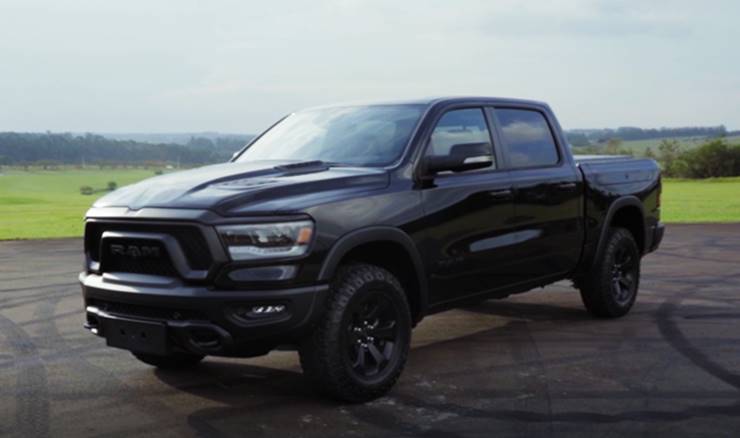 ram 1500 rebel preta 2021