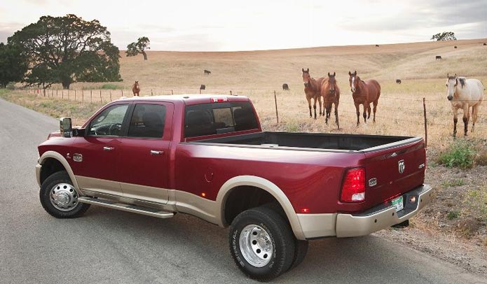 ram 3500 laramie longhorn traseira - rear view