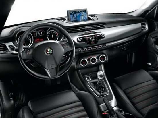 interior alfa romeo giulietta