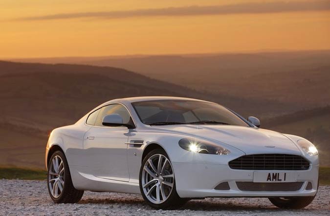 novo aston martin db9 2011