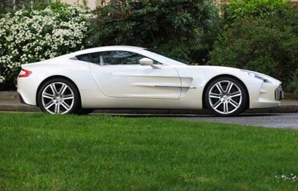 aston one 77 2011