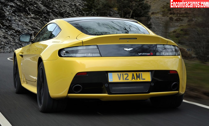 aston martin v12 vantage 2014