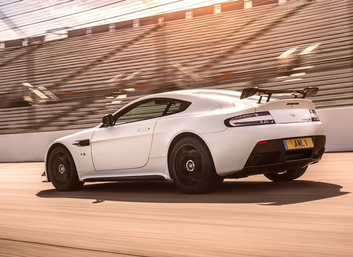 novo aston martin vantage 2018