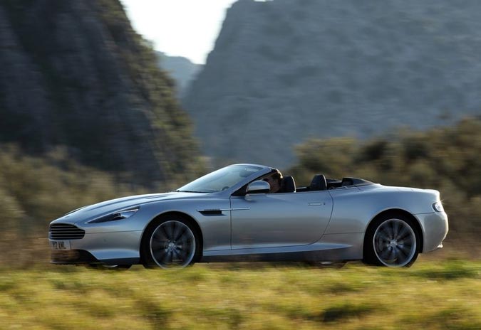 aston martin virage volante