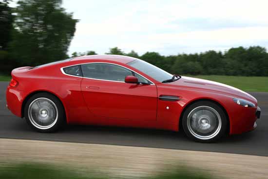 aston martin vantage v8