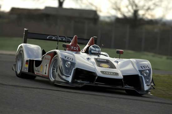 audi r15 e a equipe da Audi são os favoritos para as 12 horas de sebring 2009