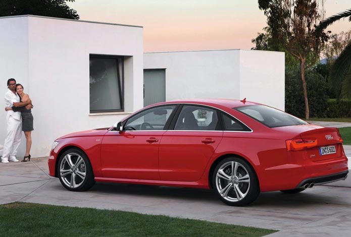 audi s6 2012 traseira