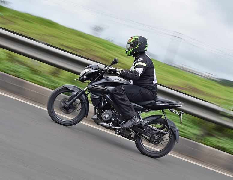 bajaj dominar 160 2023