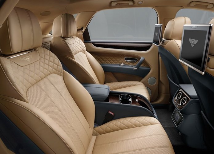 bentley bentayga interior banco traseiro