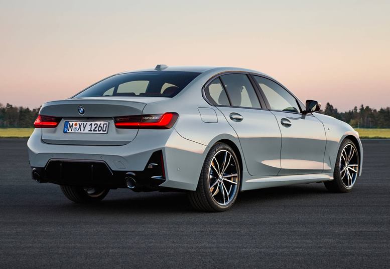 nova bmw série 3 320i m sport 2023 traseira