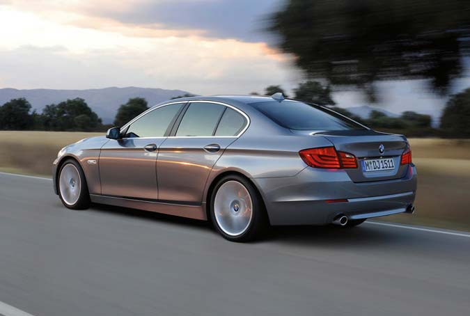 bmw serie 5 2011 traseira / 2011 bmw 5 series rear view