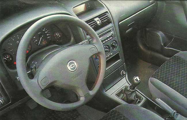 chevrolet astra 1999 interior