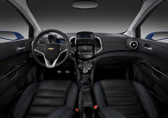 interior chvevrolet aveo rs