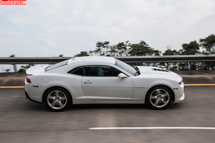 novo chevrolet camaro branco