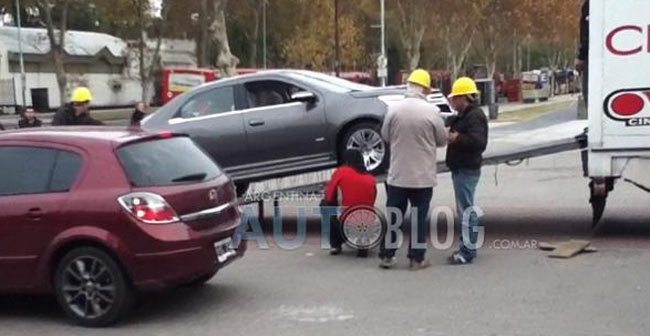 chevrolet cobalt sedan spyphoto