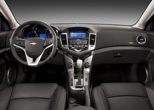 interior chevrolet cruze 2011