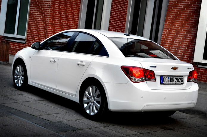 chevrolet cruze ltz traseira