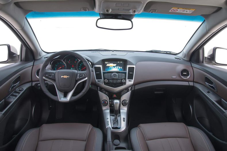 interior chevrolet cruze 2015