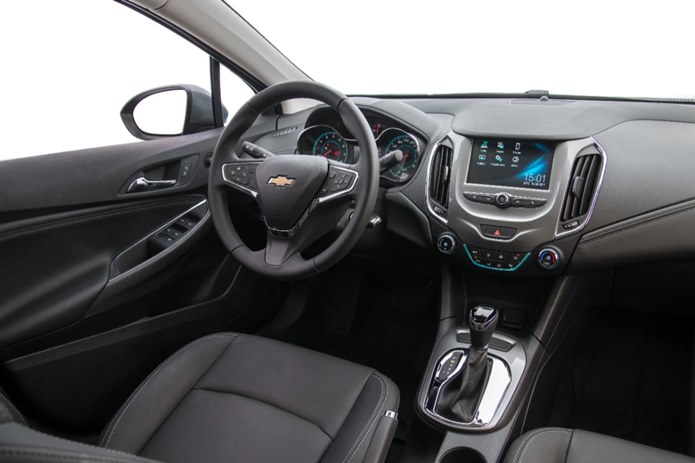 chevrolet cruze 2018 interior painel