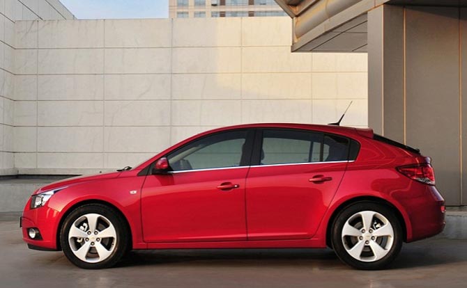 chevrolet cruze hatch lateral