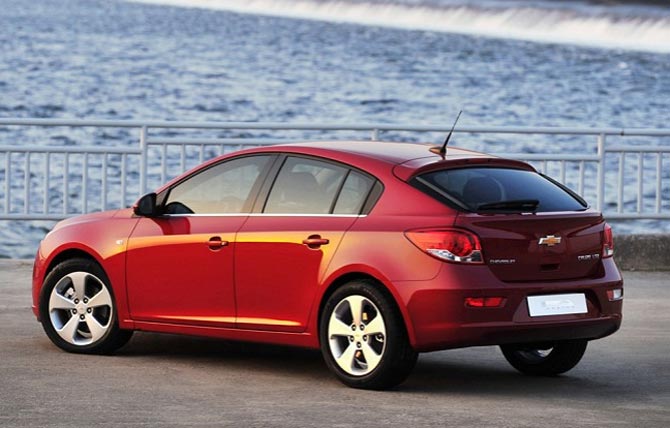 chevrolet cruze hatch traseira