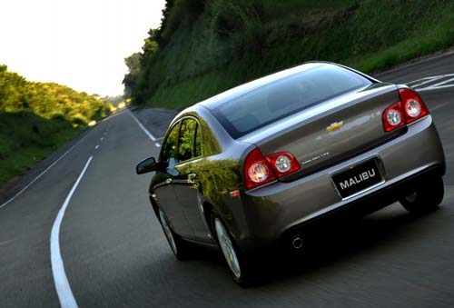 chevrolet malibu traseira