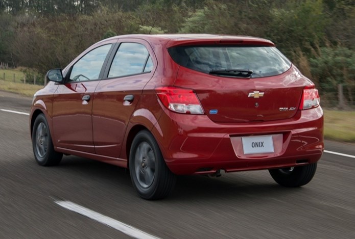 chevrolet onix joy 2017