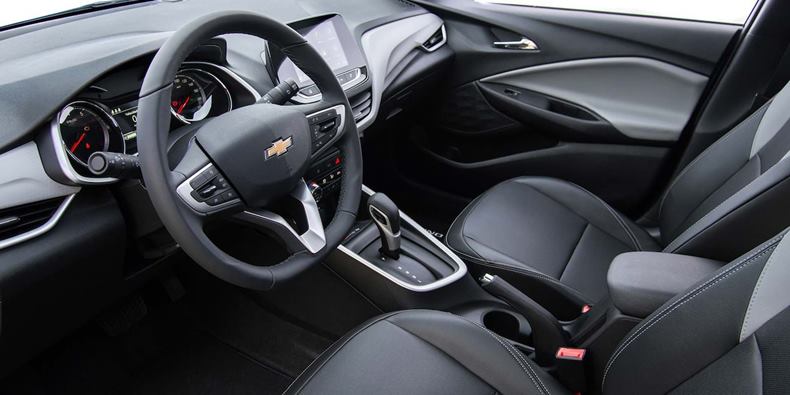 chevrolet onix plus 2023 interior