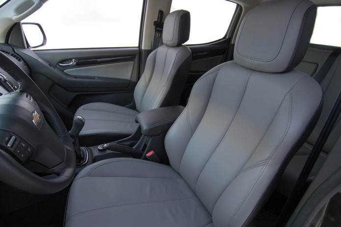 chevrolet s10 2015 interior