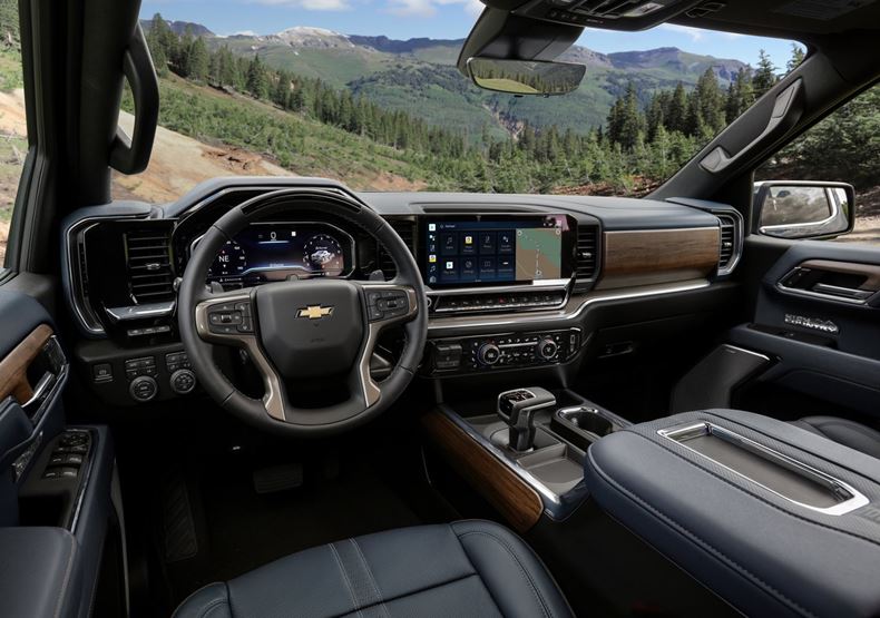 chevrolet silverado 2023 interior painel