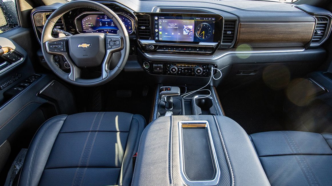 chevrolet silverado 2024 brasil interior