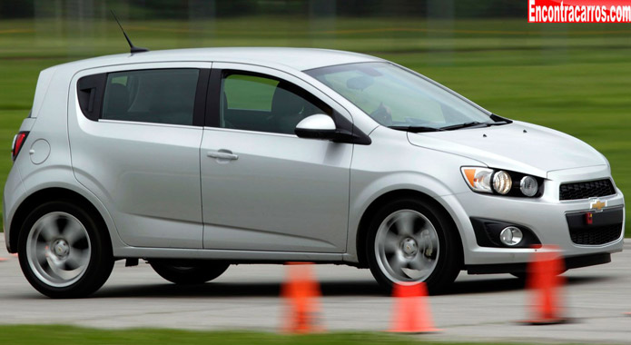 novo chevrolet sonic 2014 prata