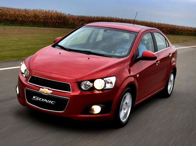 novo chevrolet sonic sedan 2013