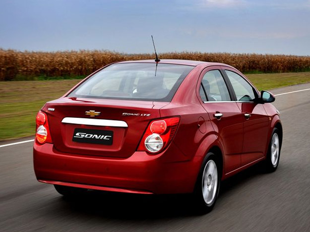 novo chevrolet sonic sedan 2013