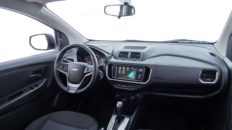 chevrolet spin ls 2023 interior