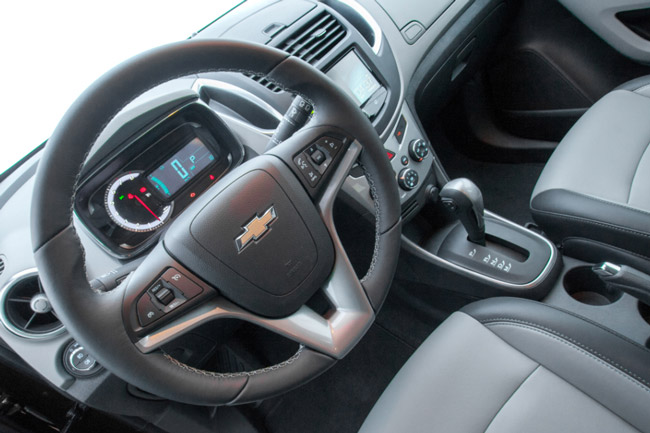 chevrolet tracker interior