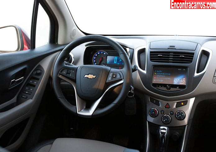 chevrolet tracker interior painel