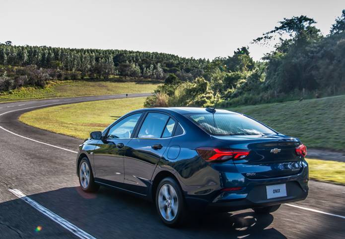 novo chevrolet onix plus