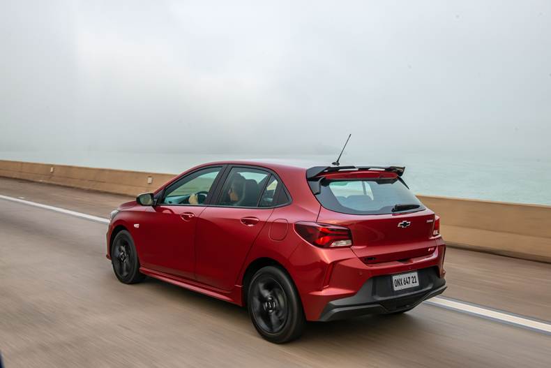 chevrolet onix rs 2021 traseira