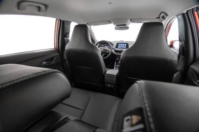 novo chevrolet onix 2020 interior banco traseiro