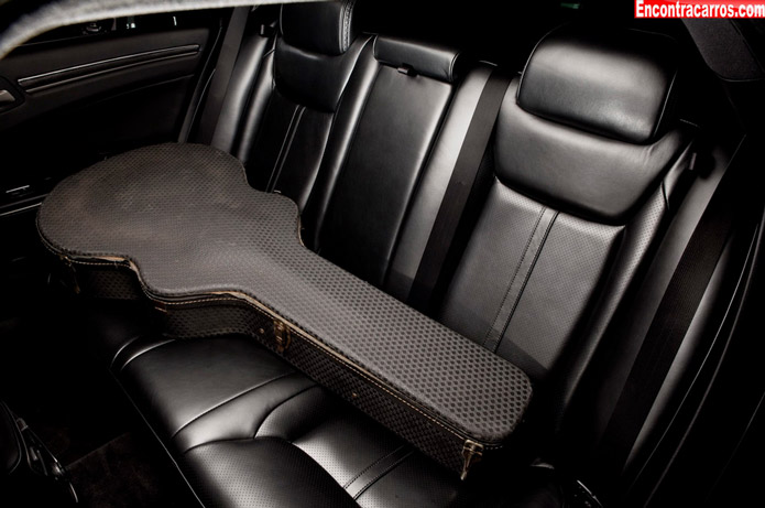 chrysler 300c john varvatos 2014