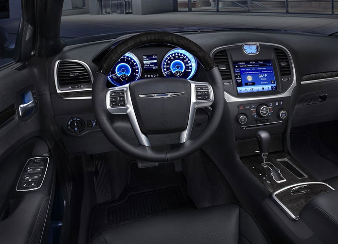 chrysler 300 2012 interior painel