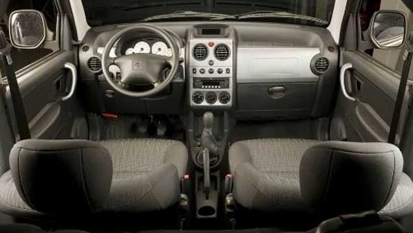 Interior do Citroën Berlingo 2010 / Peugeot Partner 2010