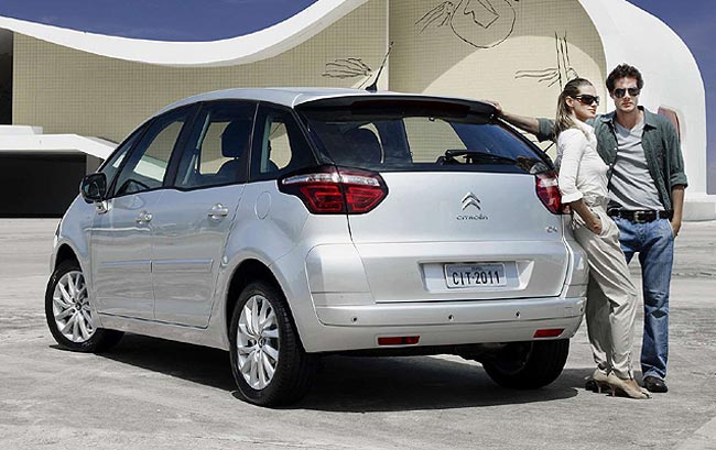 citroen c4 picasso 2011 traseira