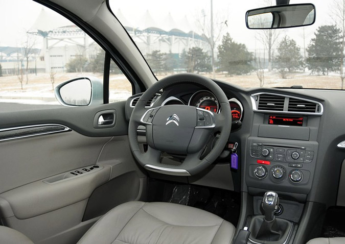 interior citroen c4l