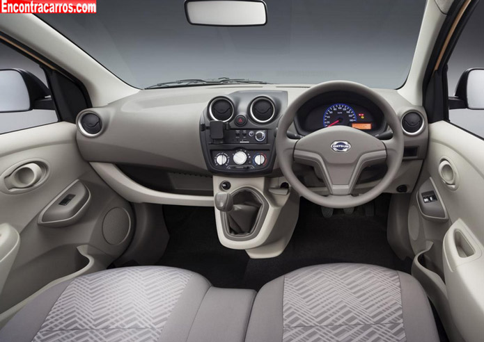 datsun go+ interior painel