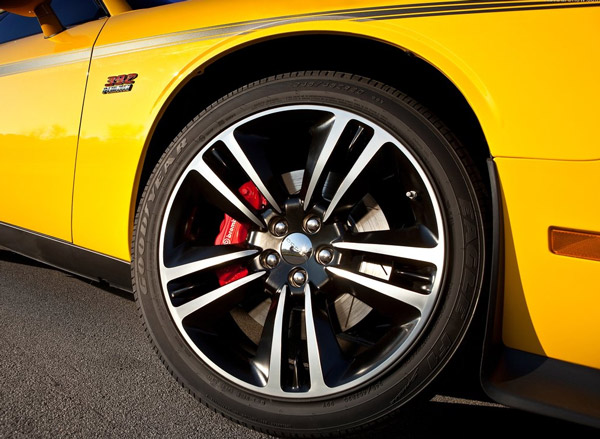 dodge challenger srt8 yellow jacket